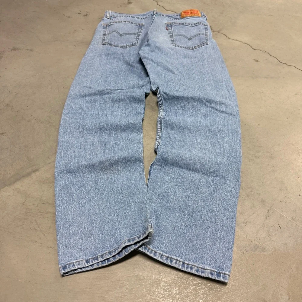 Vintage y2k Light Wash Levi's Jeans